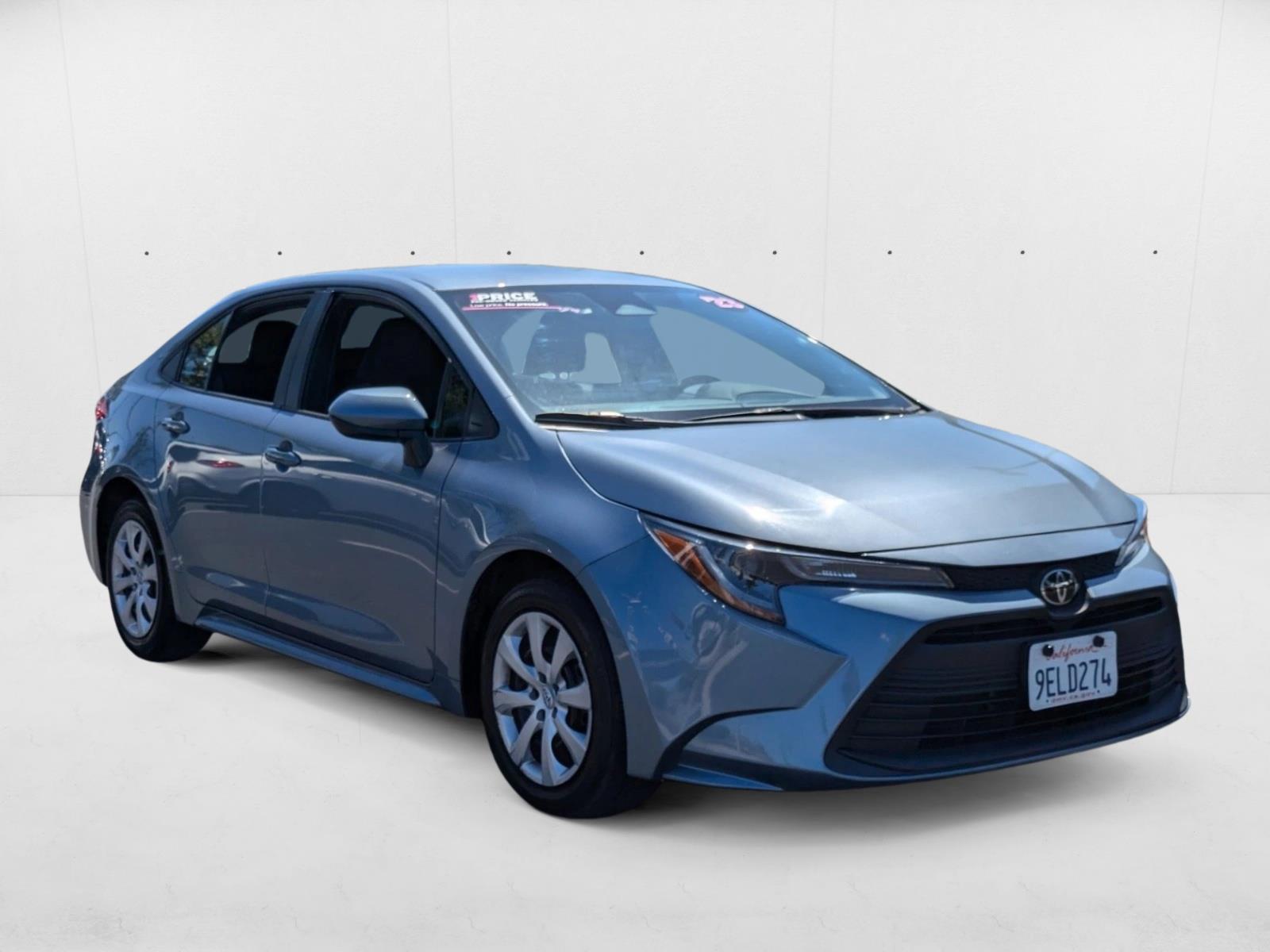 2023 Toyota Corolla LE photo 3