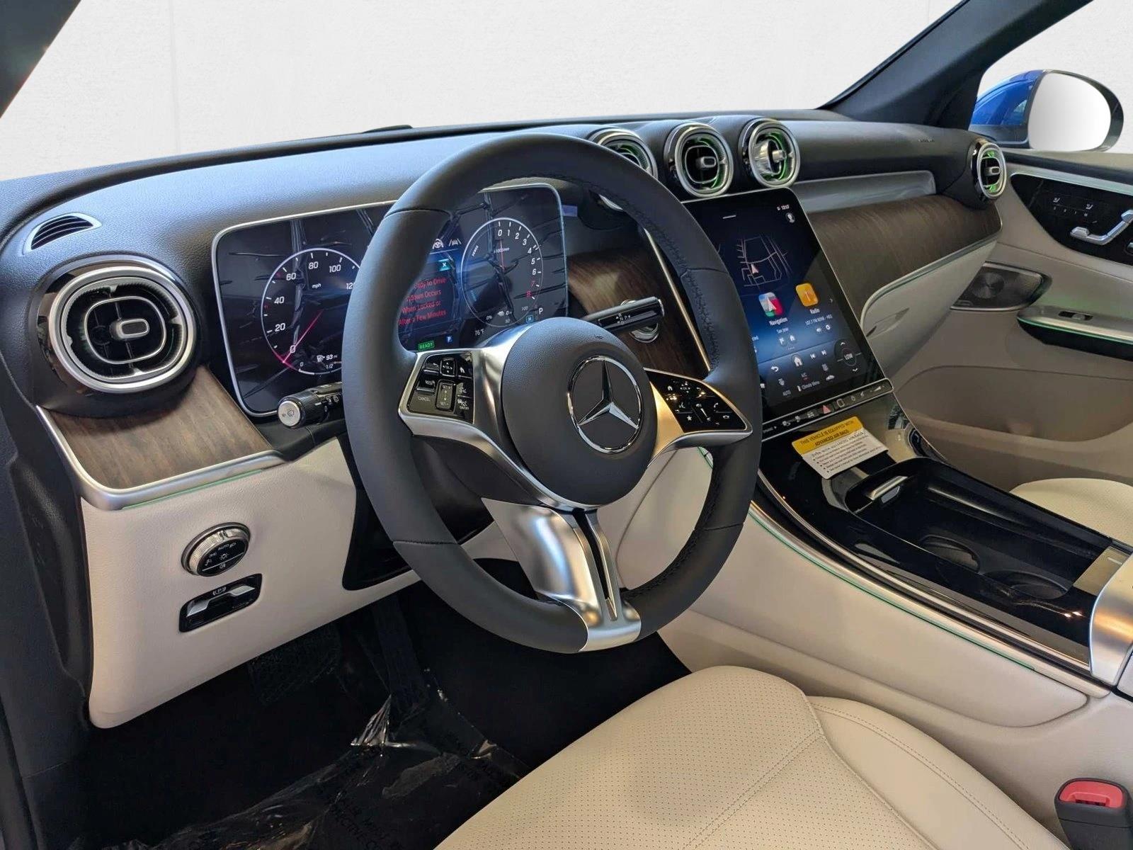 2025 Mercedes Benz GLC 350e 4MATIC photo 4