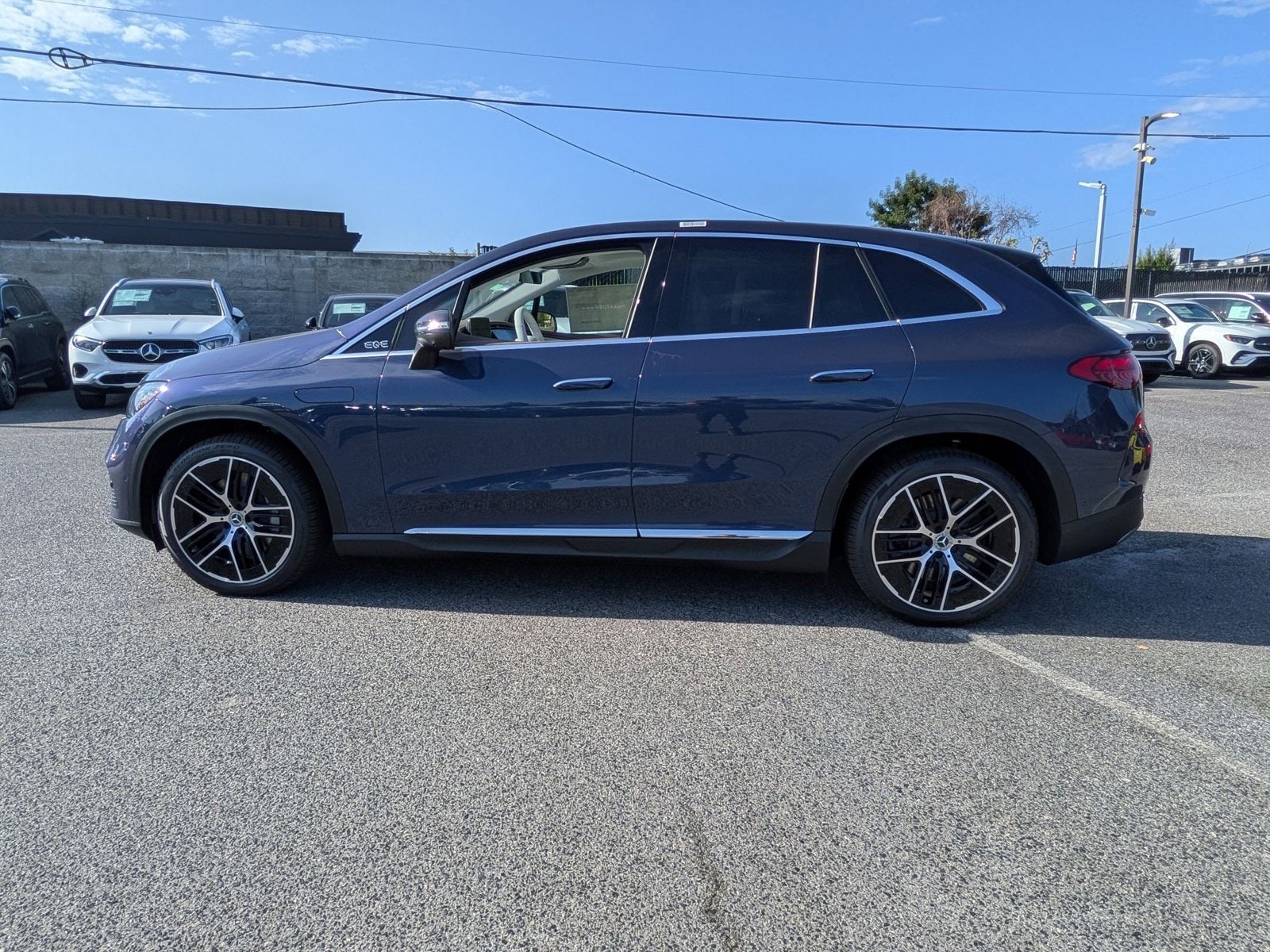 2026 Mercedes-Benz EQE EQE 320+ SUV photo 5