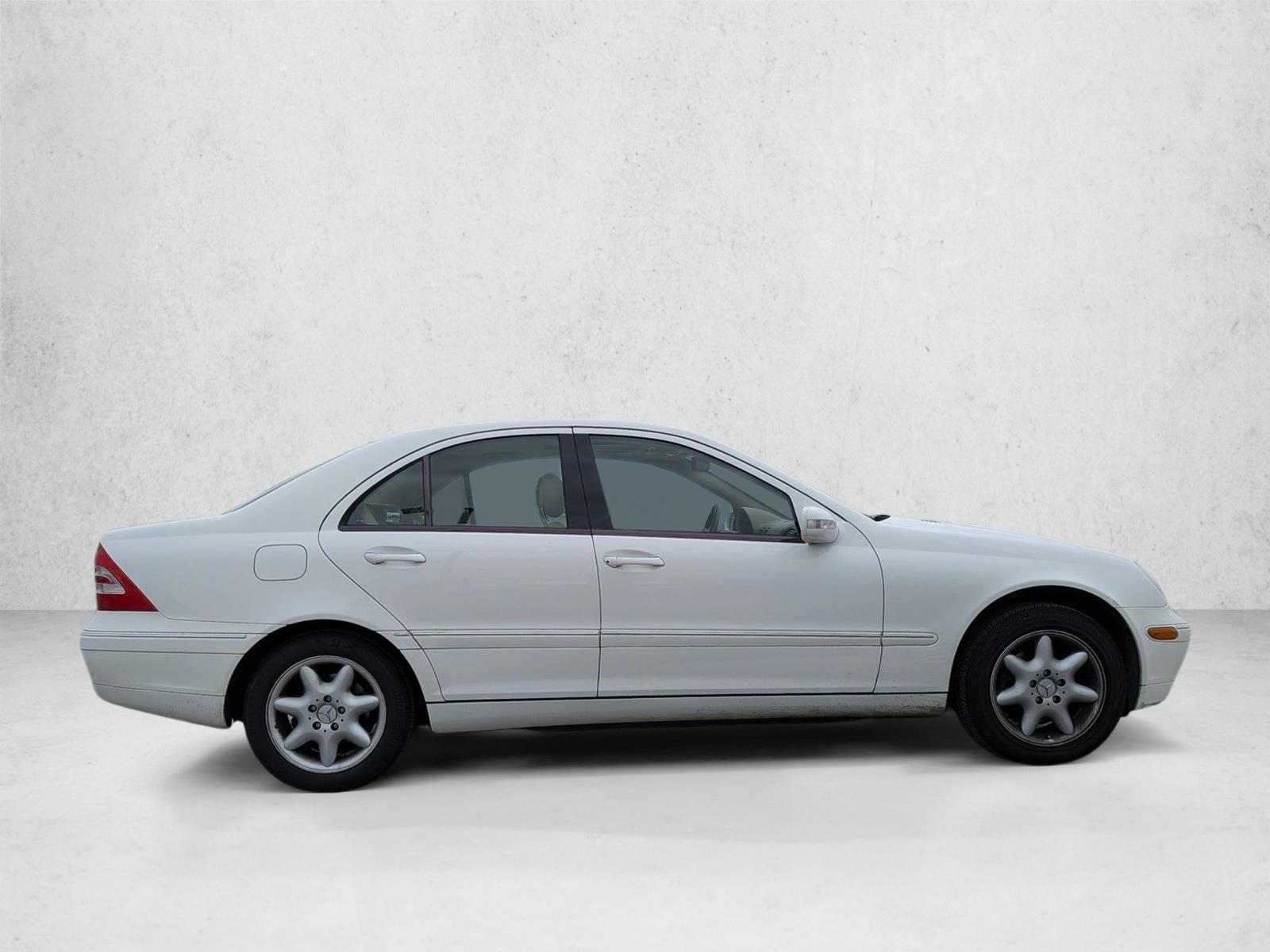 2002 Mercedes Benz C Sedan photo 4