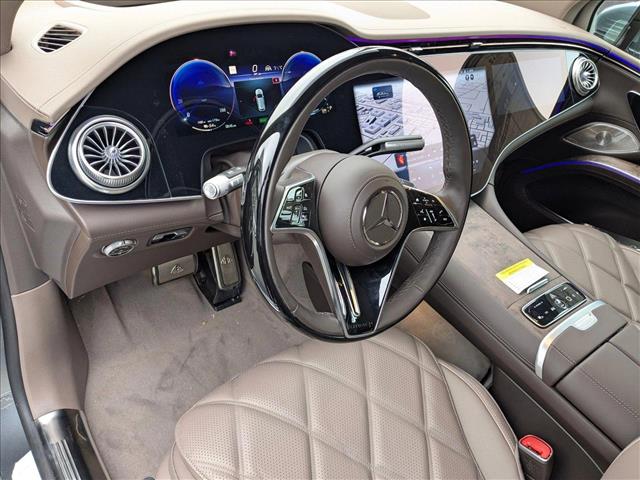 2025 Mercedes Benz EQS SUV 680 4MATIC photo 3