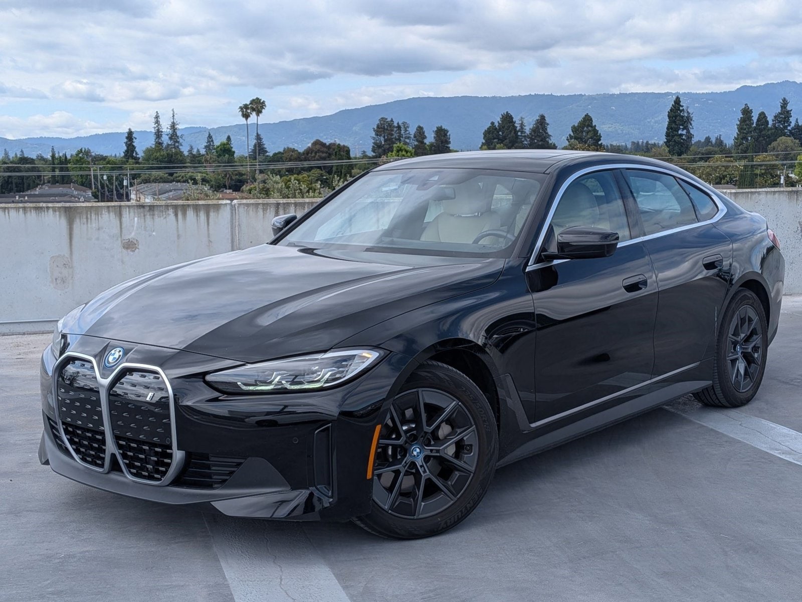 2023 BMW i4 eDrive40's photo