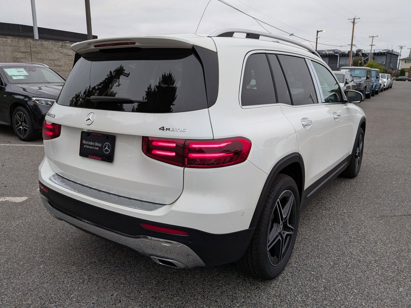 2026 Mercedes-Benz GLB 4MATIC photo 2