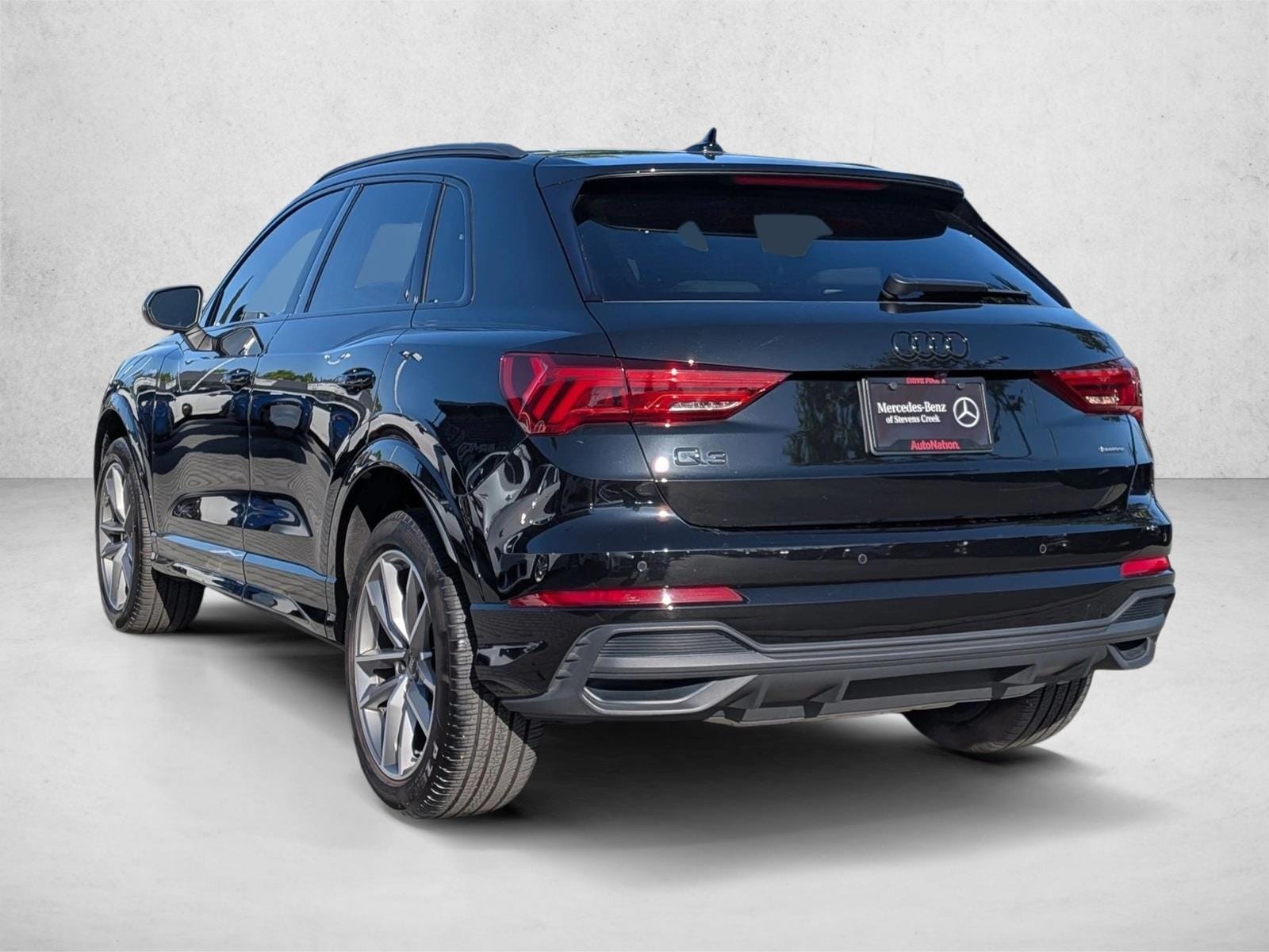 2024 Audi Q3 45 S line Premium photo 3