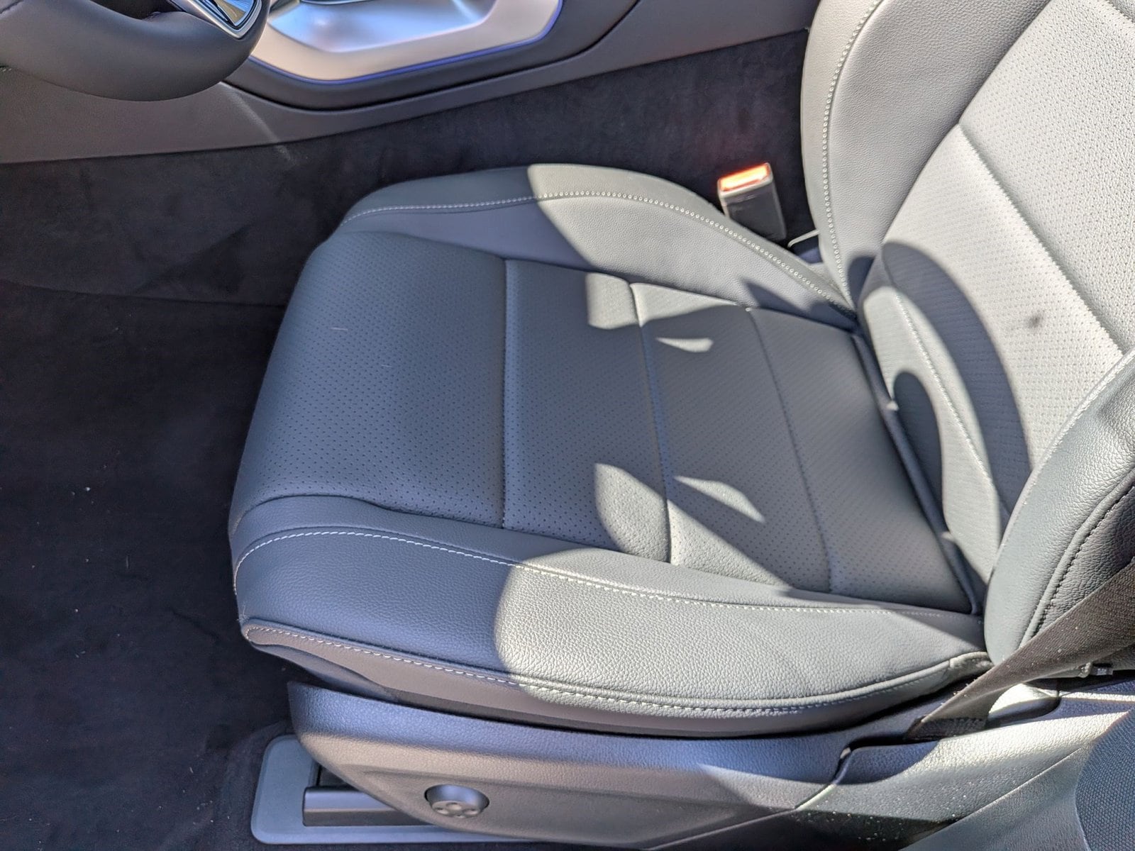 2026 Mercedes-Benz GLE 4MATIC photo 4