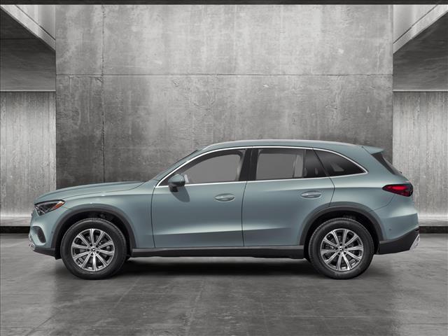 2025 Mercedes Benz GLC 300 photo 3