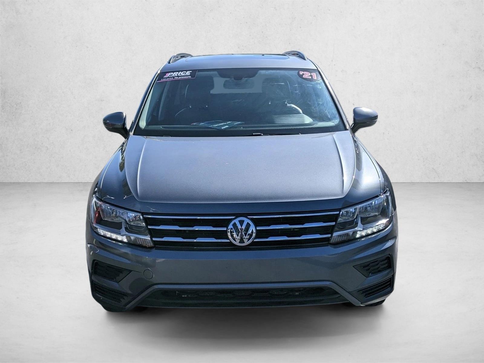 2021 Volkswagen Tiguan SE photo 2