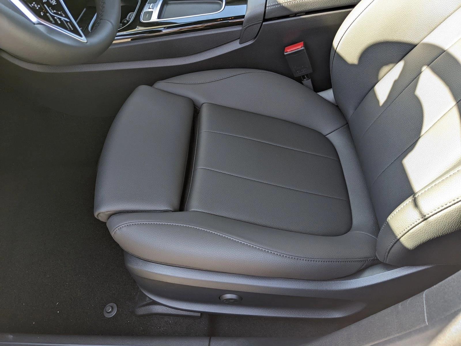 2025 Mercedes Benz CLA 250 photo 4