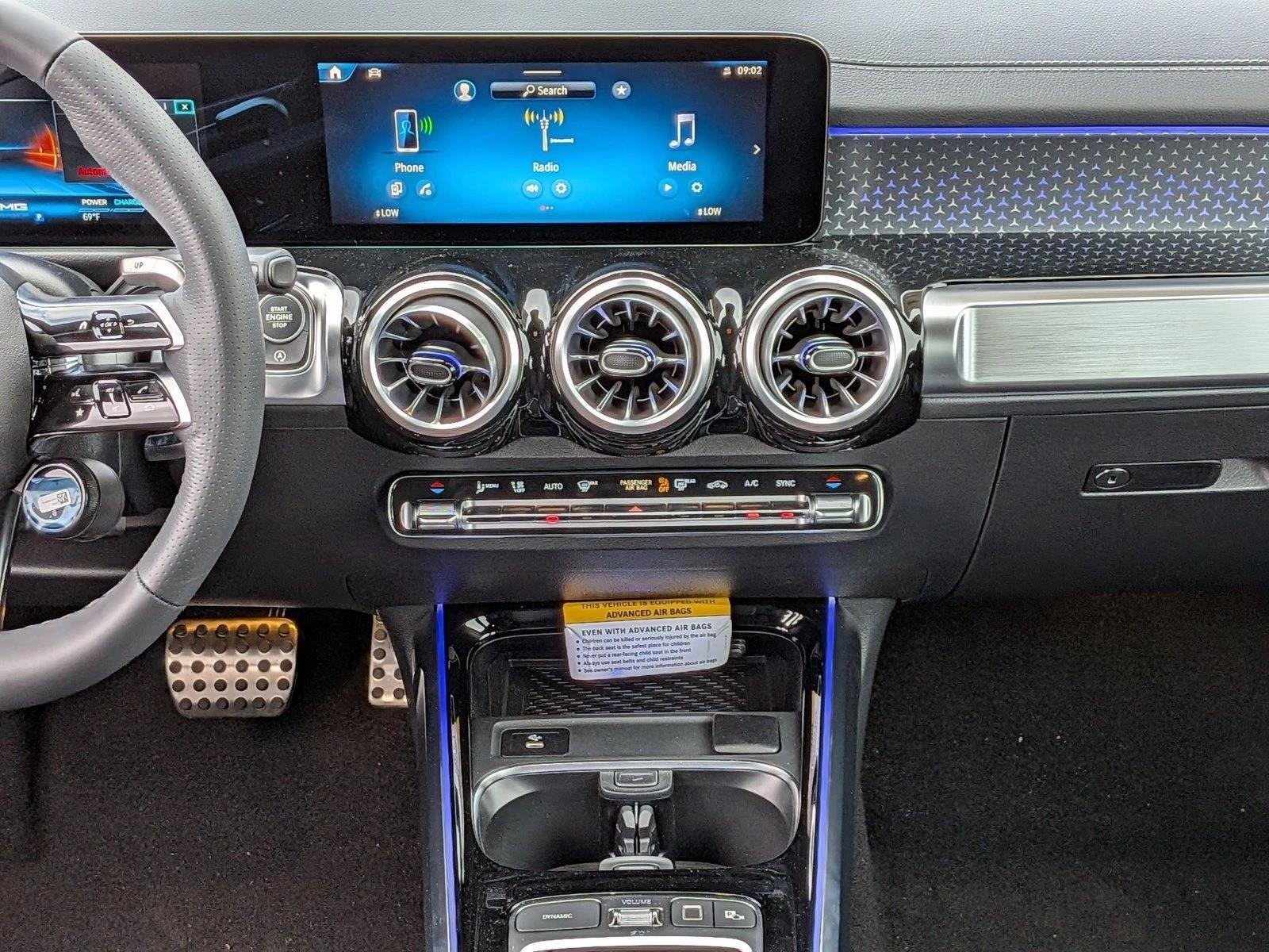 2026 Mercedes-Benz GLB AMG GLB 35 - Photo 11