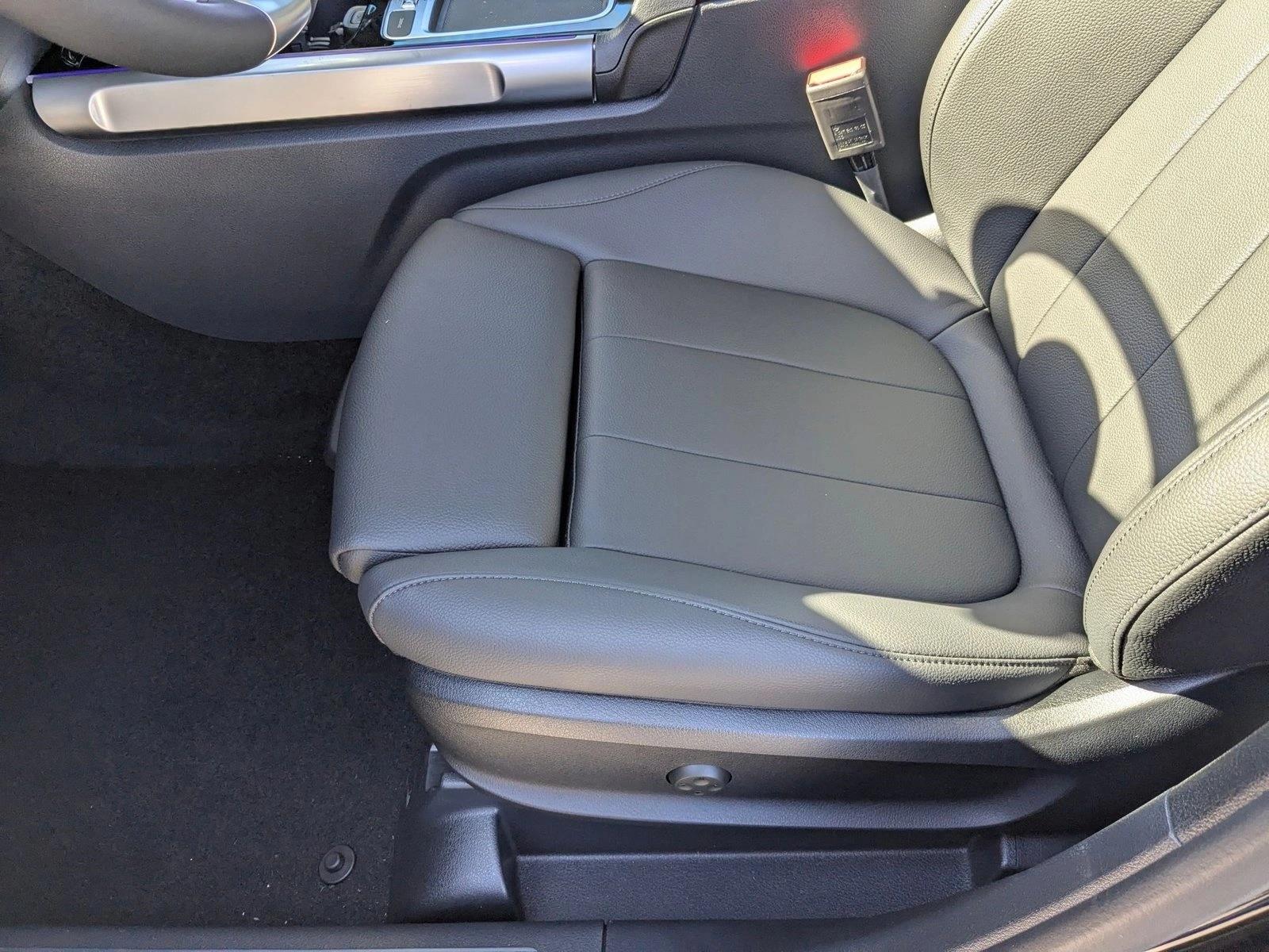 2025 Mercedes Benz GLB 250 photo 4