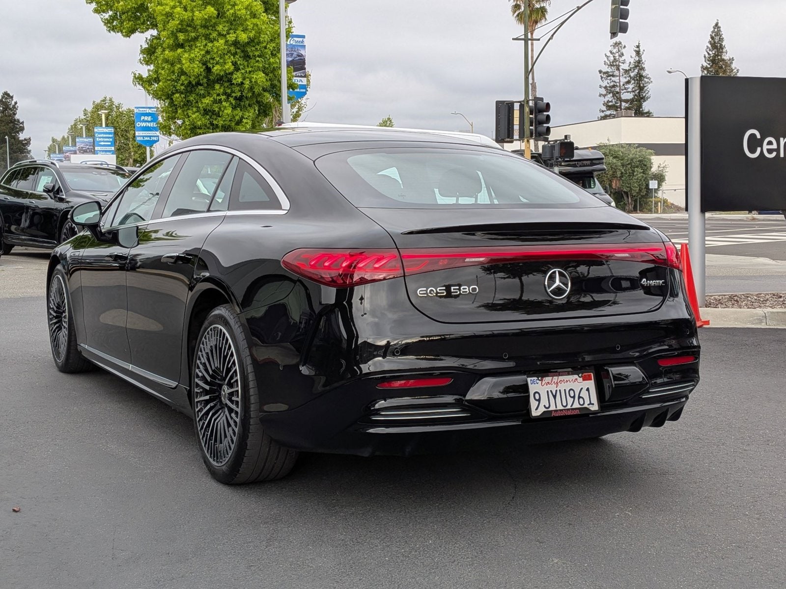2023 Mercedes-Benz EQS 4MATIC photo 3