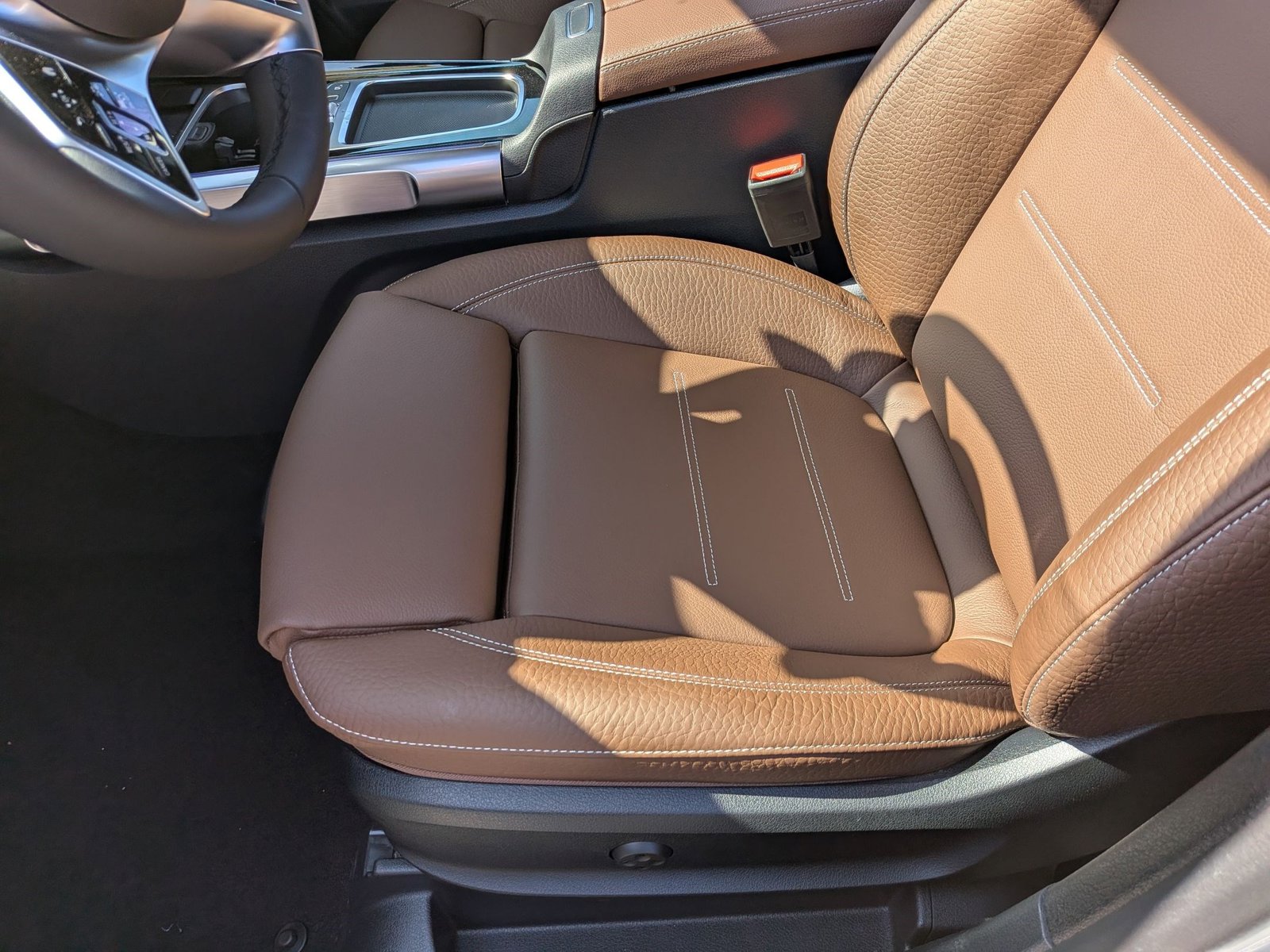 2026 Mercedes-Benz GLB 4MATIC photo 4