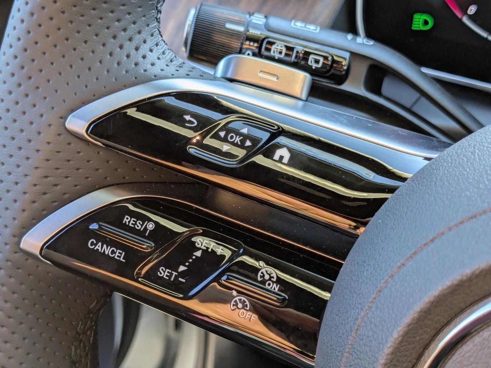 2025 Mercedes-Benz GLC Base - Photo 13