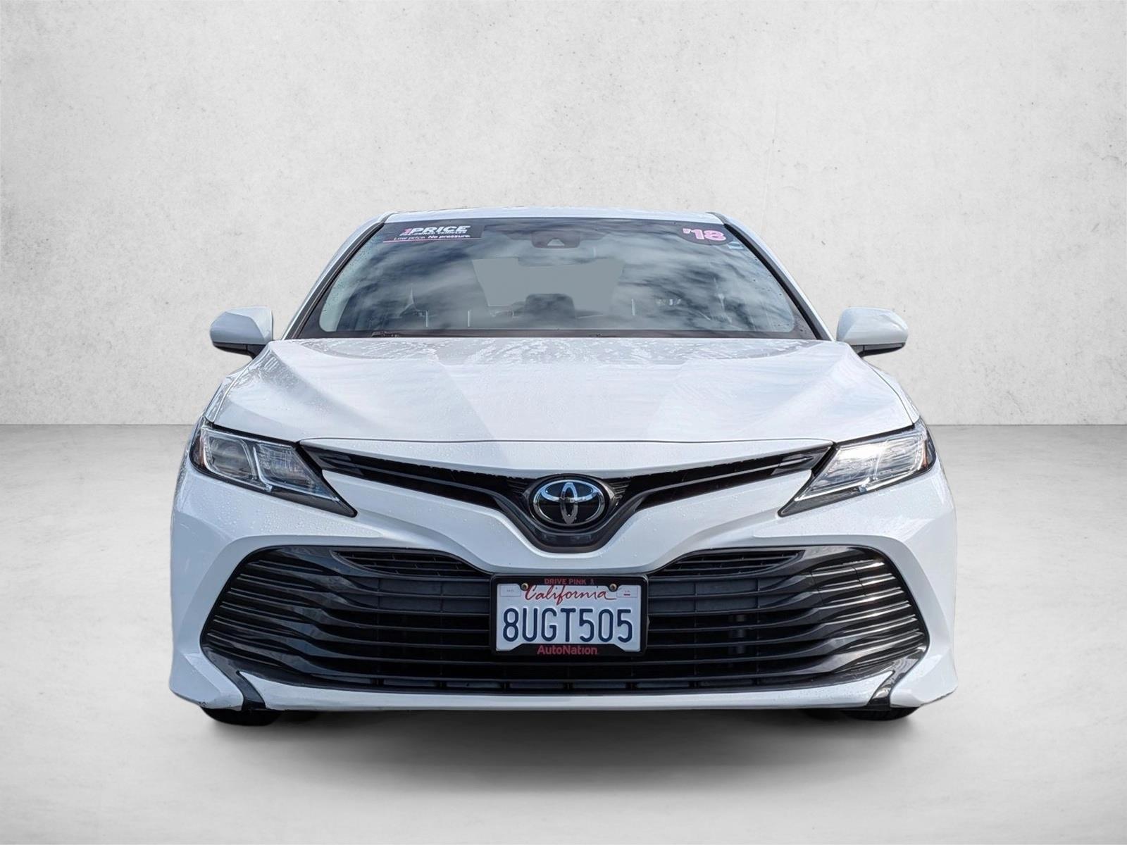 2018 Toyota Camry LE photo 2