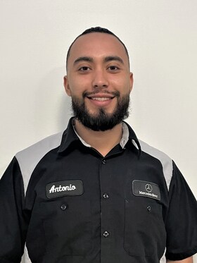 Staff member Antonio Saldivar from ID_7d11fec3ca69