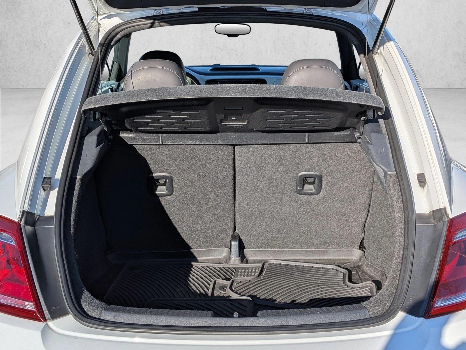 2016 Volkswagen Beetle Coupe 1.8T SE Automatic PZEV photo 6