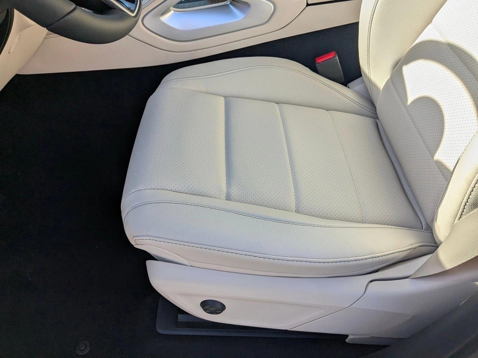 2025 Mercedes Benz GLE 450e 4MATIC photo 4