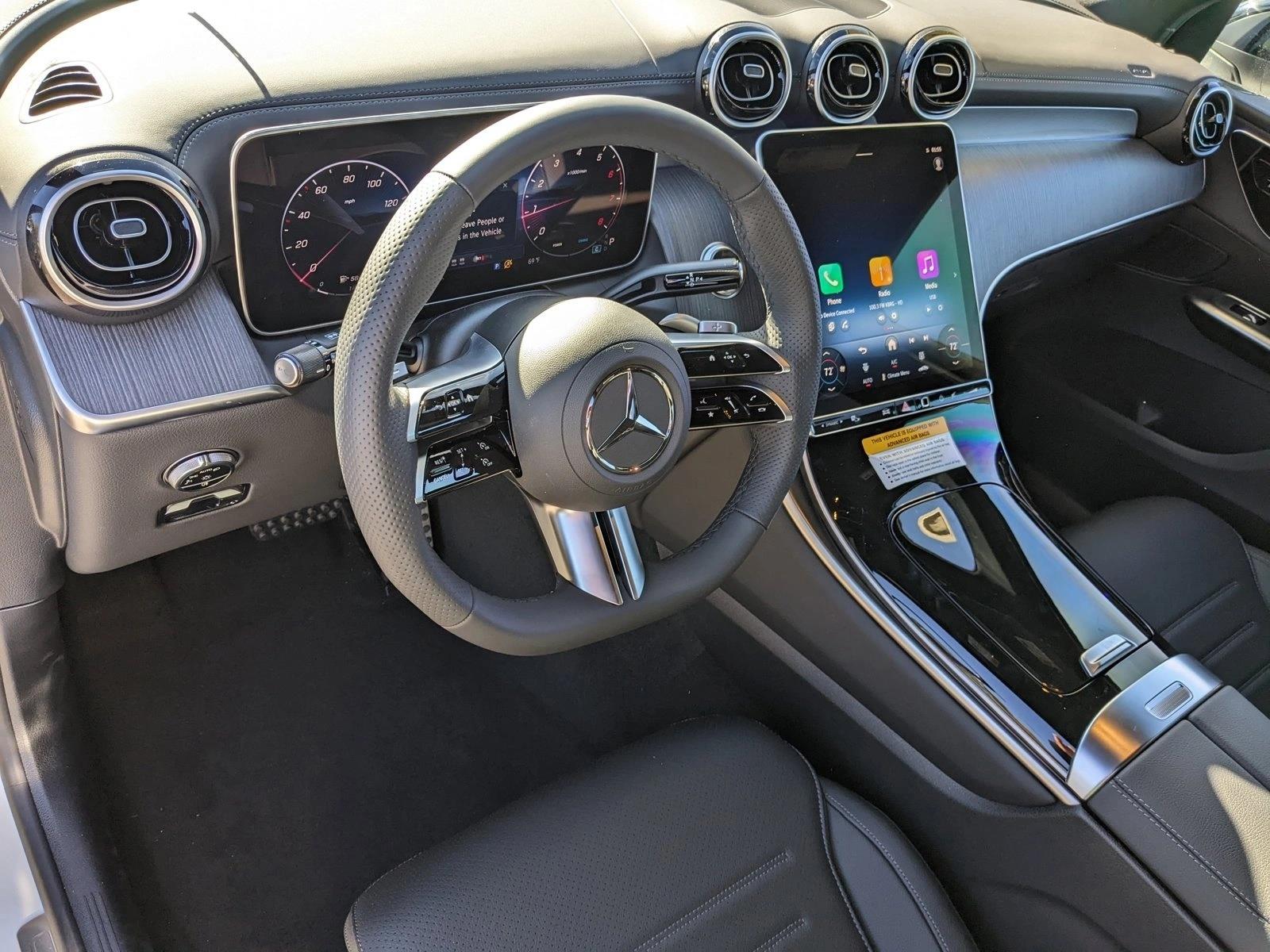 2025 Mercedes Benz GLC 300 4MATIC photo 3