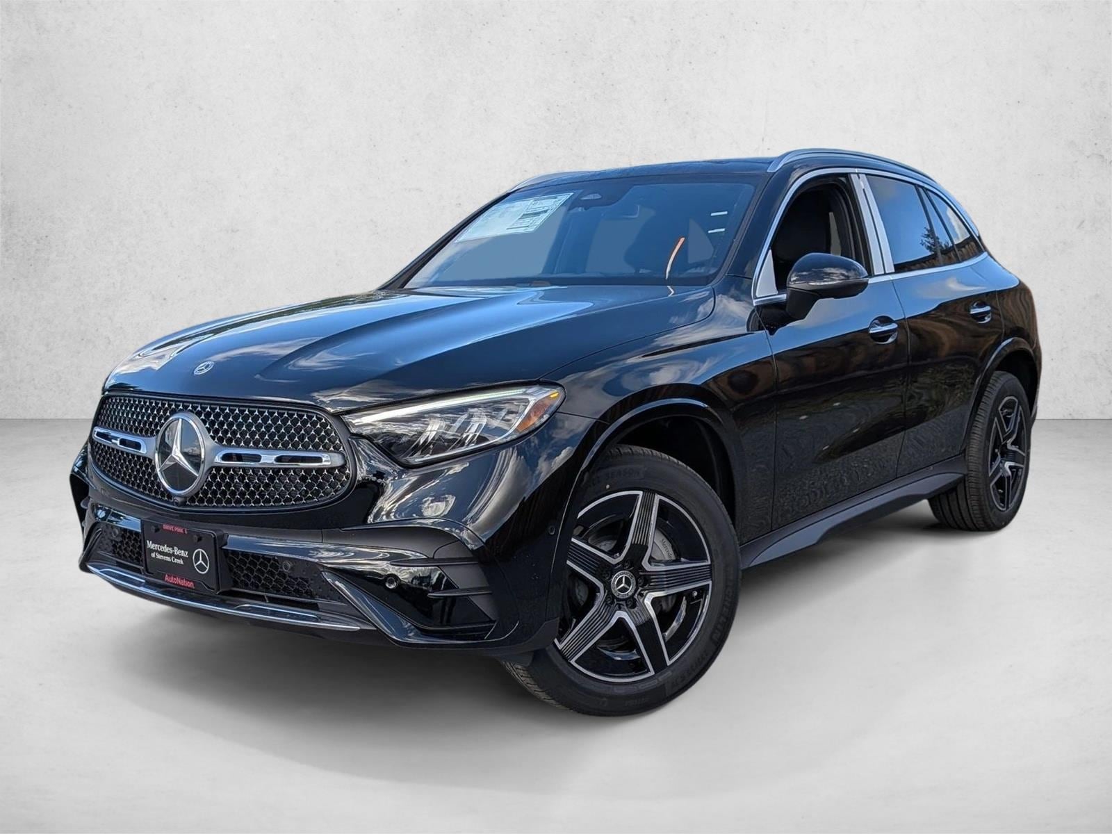 2026 Mercedes-Benz GLC GLC 300's photo