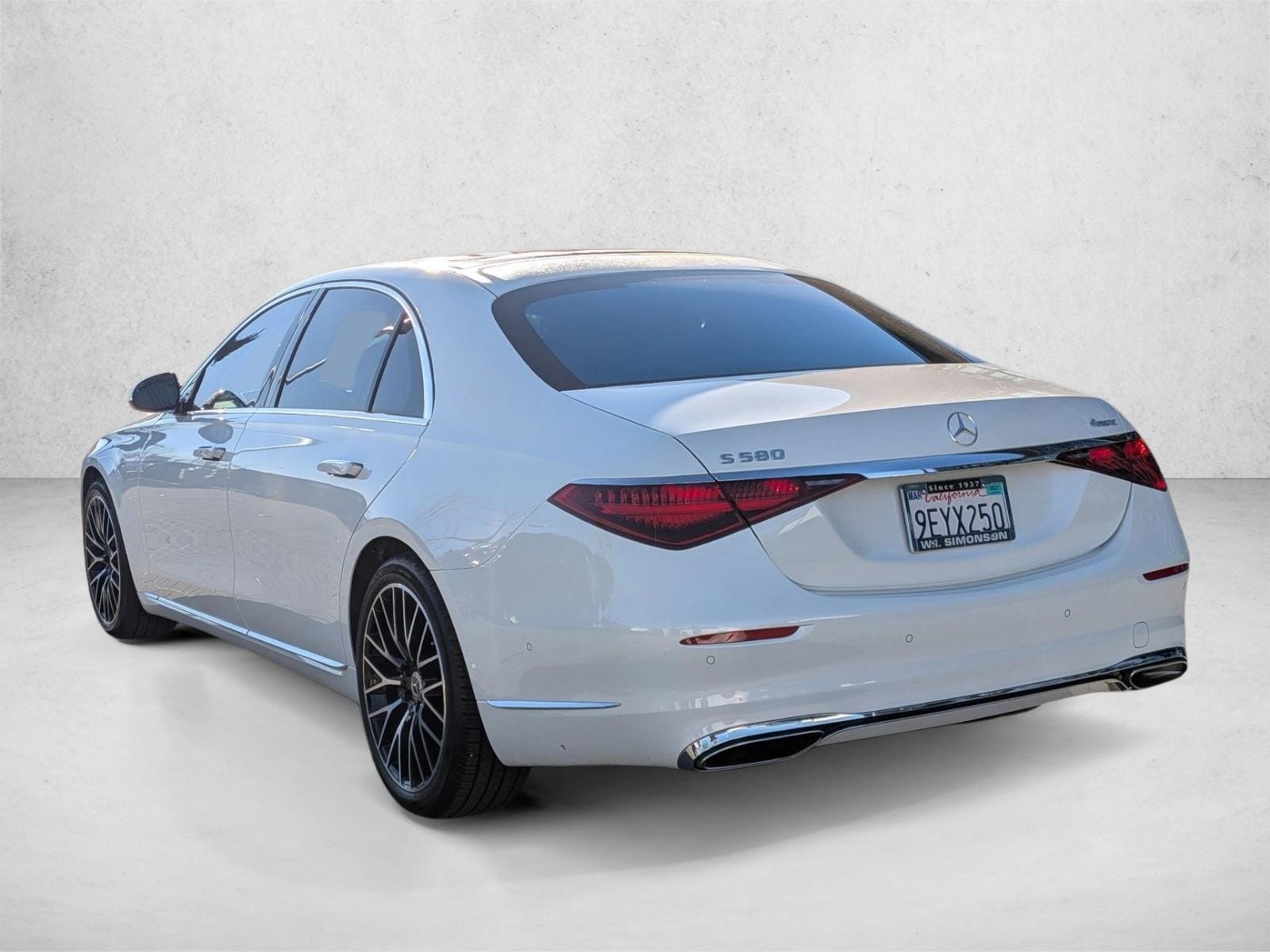2023 Mercedes-Benz S-Class S 580 photo 3