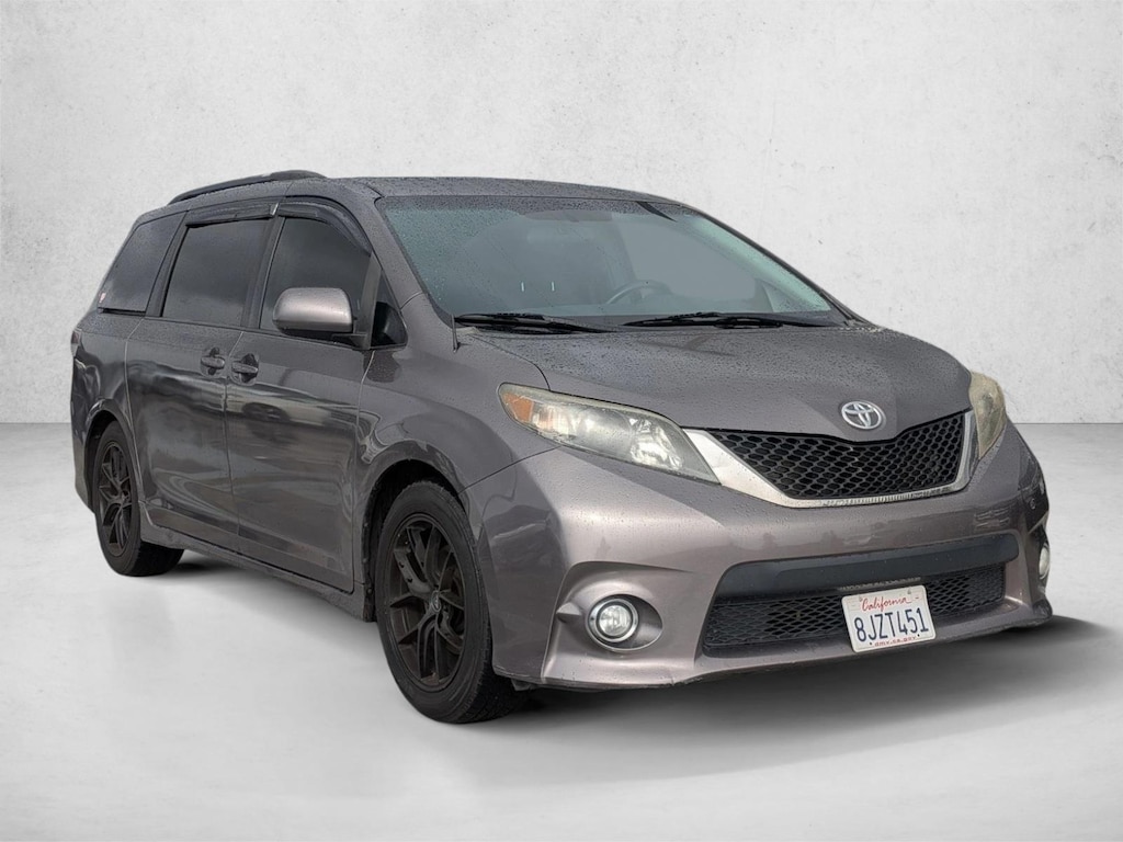Used 2011 Toyota Sienna SE Van