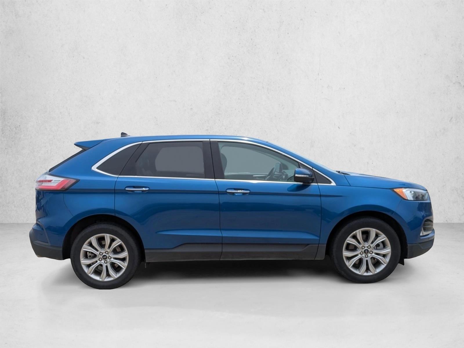 2024 Ford Edge Titanium photo 4