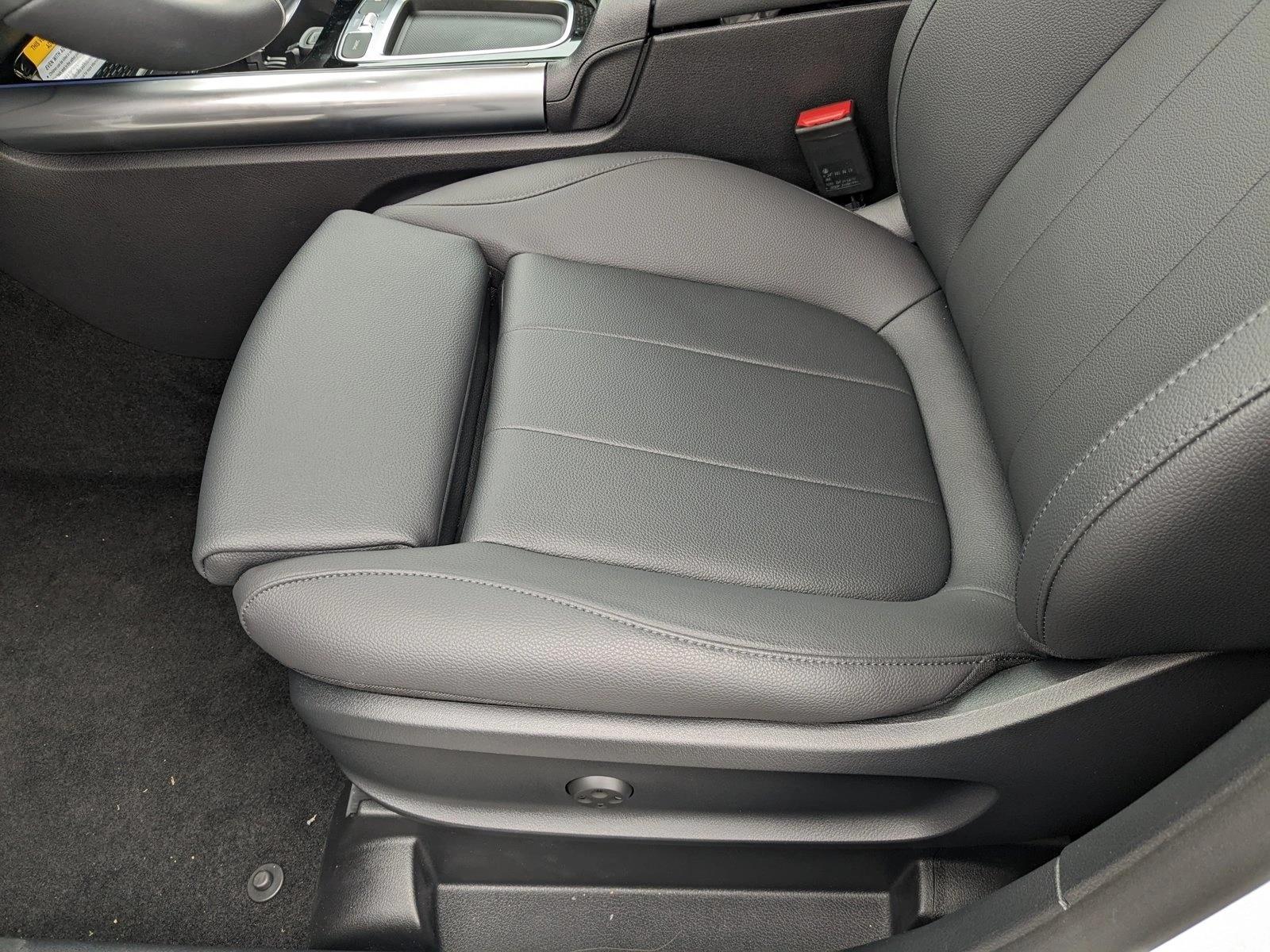 2025 Mercedes Benz GLA 250 4MATIC photo 3