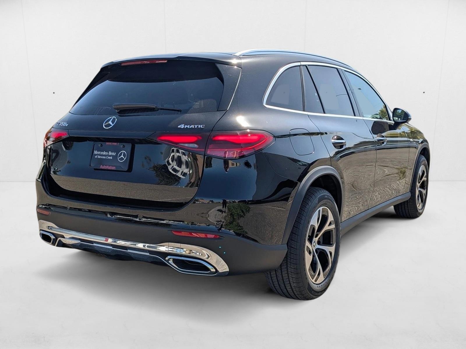 2025 Mercedes Benz GLC 350e 4MATIC photo 2
