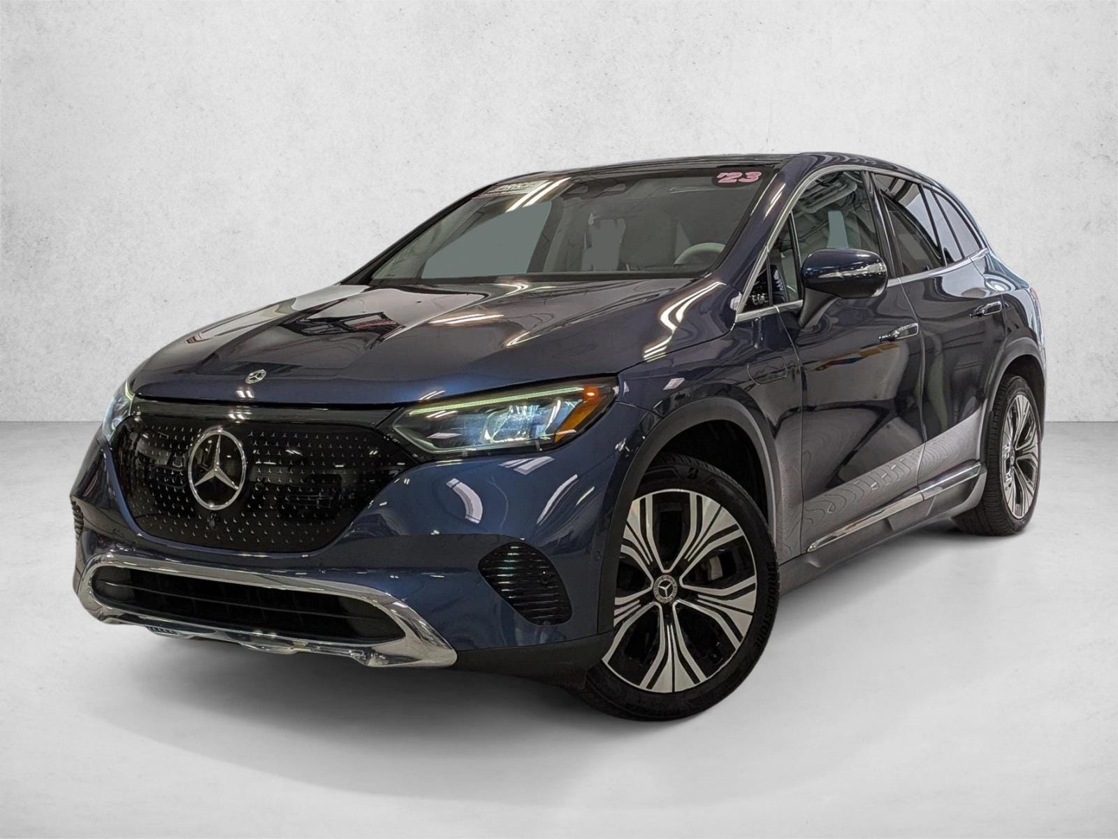 2023 Mercedes-Benz EQE SUV EQE 350 4MATIC's photo