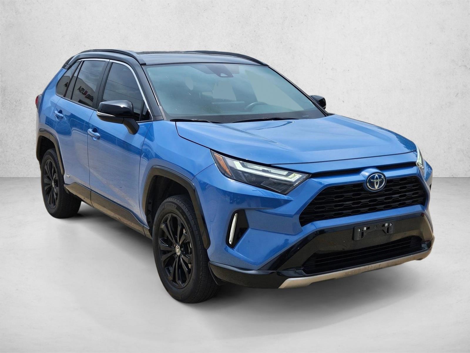 2023 Toyota RAV4 XSE photo 3