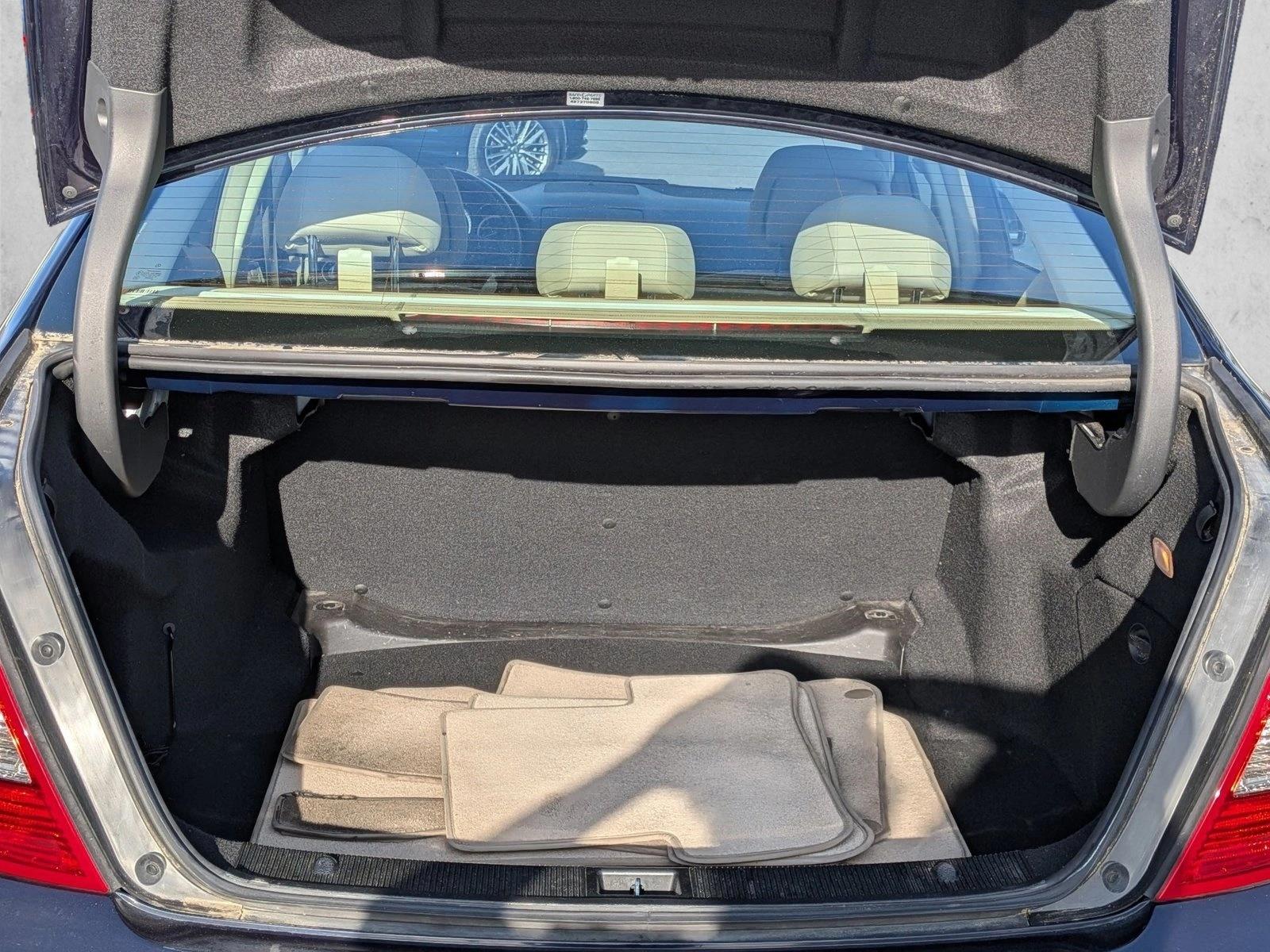 2011 Mercedes-Benz C-Class C 300 photo 6