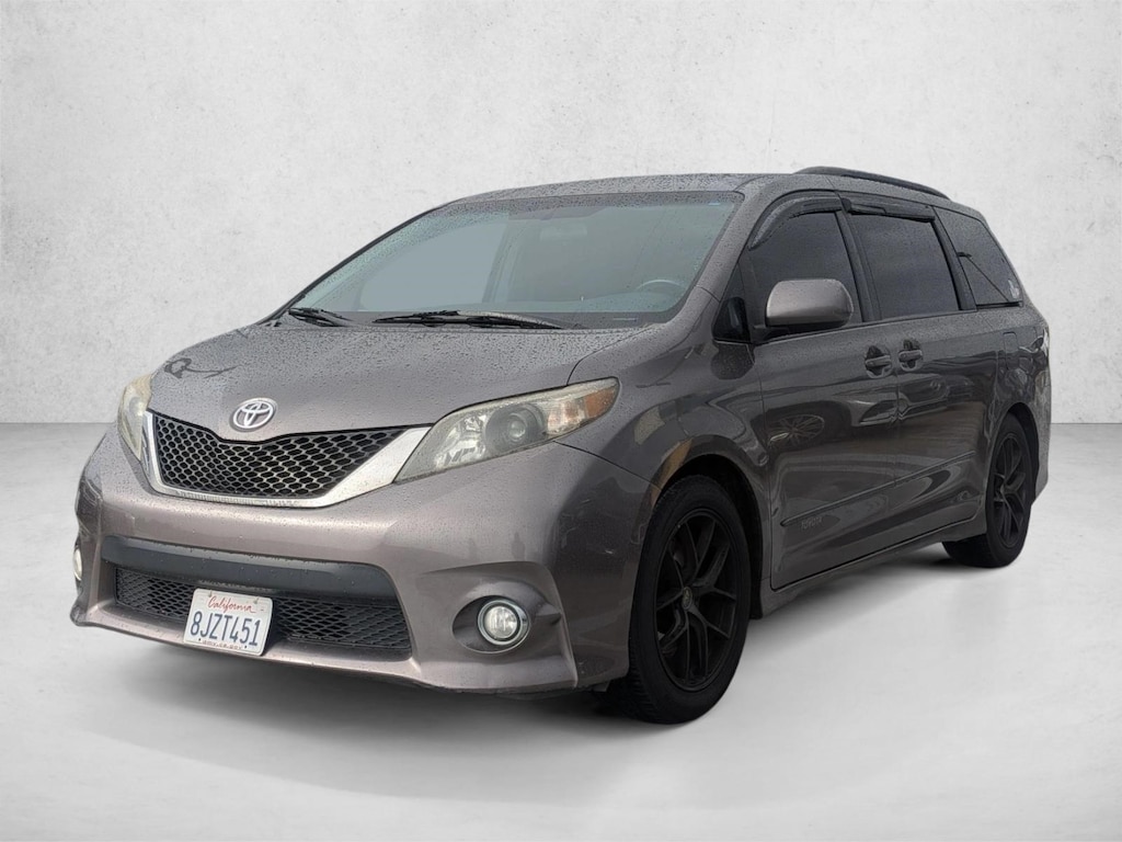 Used 2011 Toyota Sienna SE Van