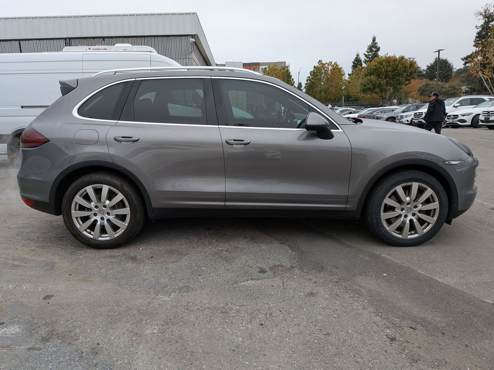 2012 Porsche Cayenne Base photo 3