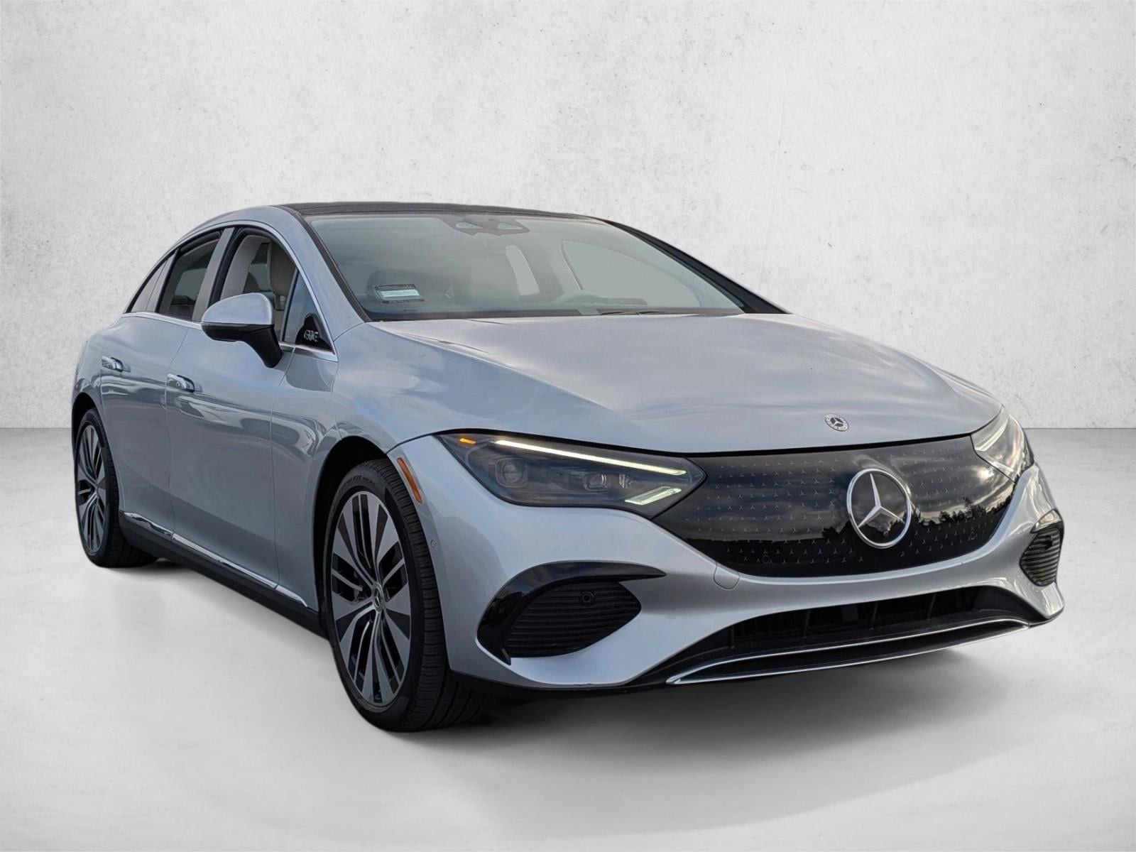 2023 Mercedes-Benz EQE 4MATIC photo 3