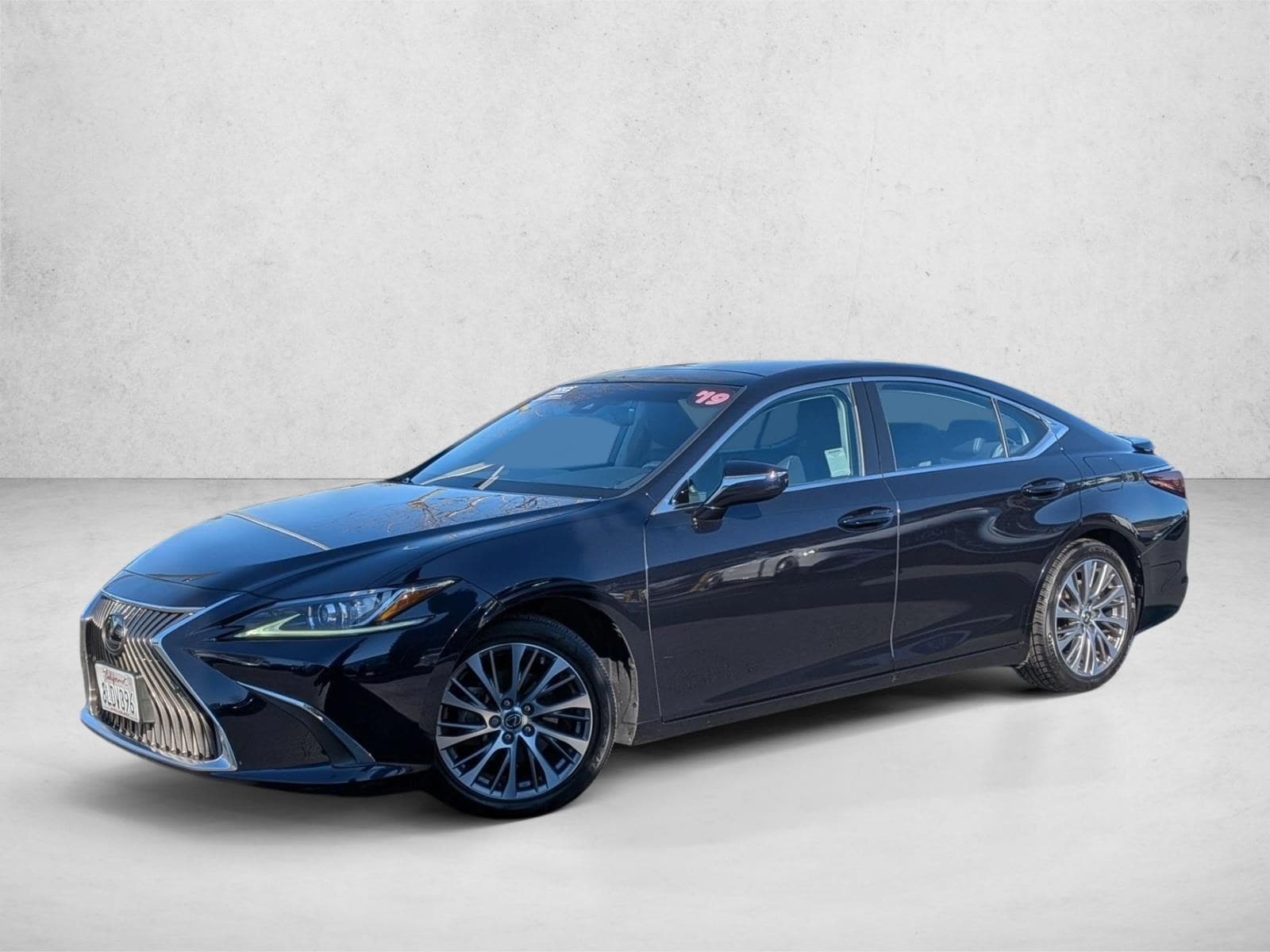 2019 Lexus ES Base's photo