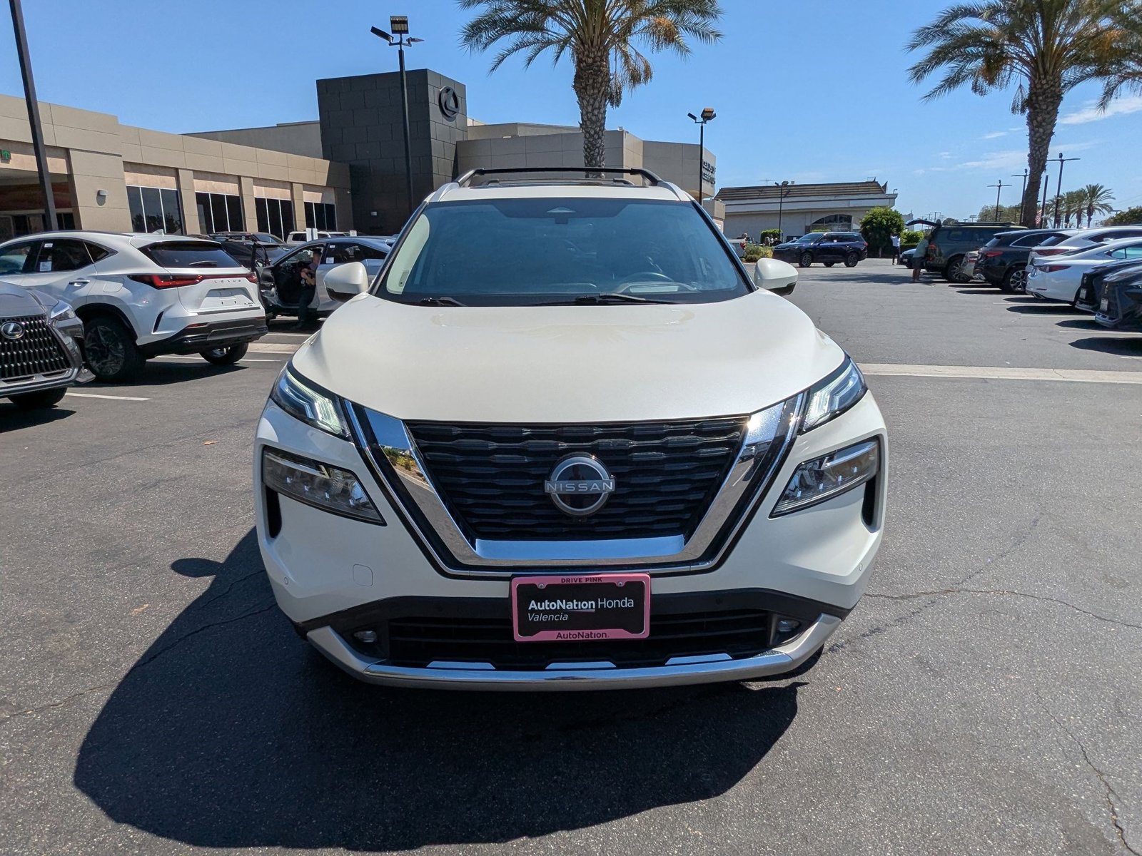2022 Nissan Rogue Platinum photo 2