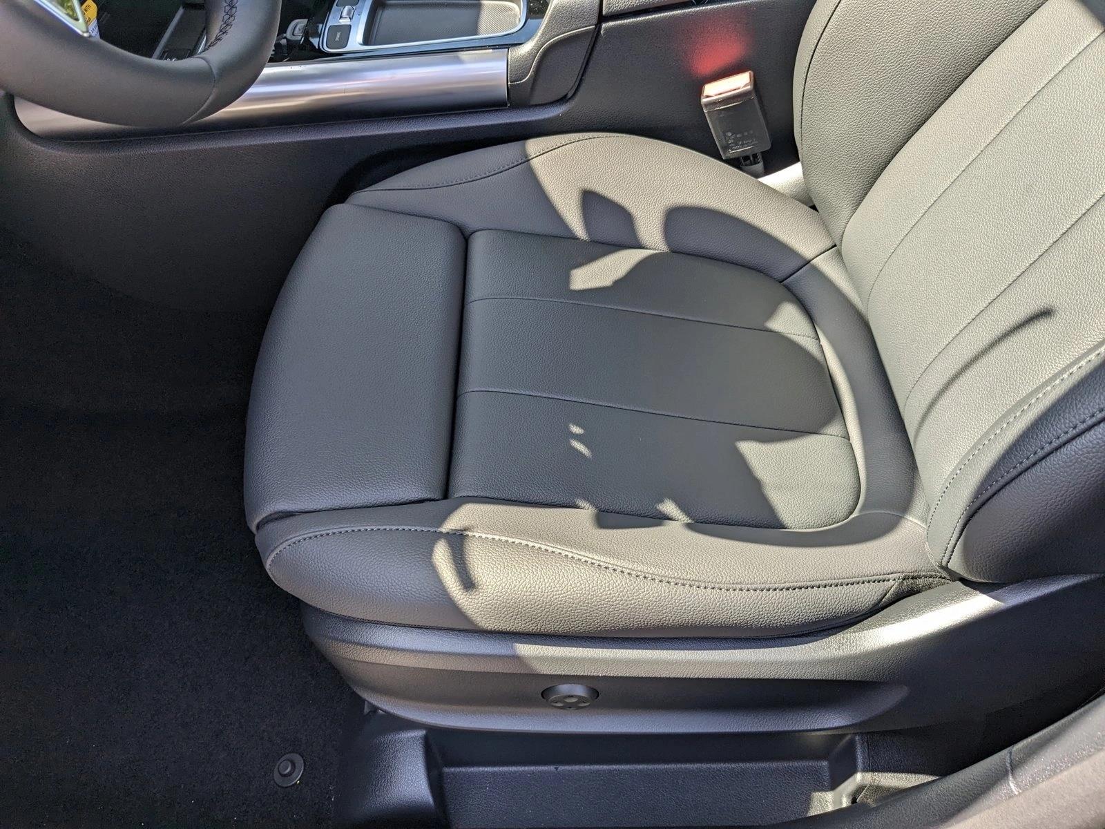 2025 Mercedes Benz GLA 250 4MATIC photo 4