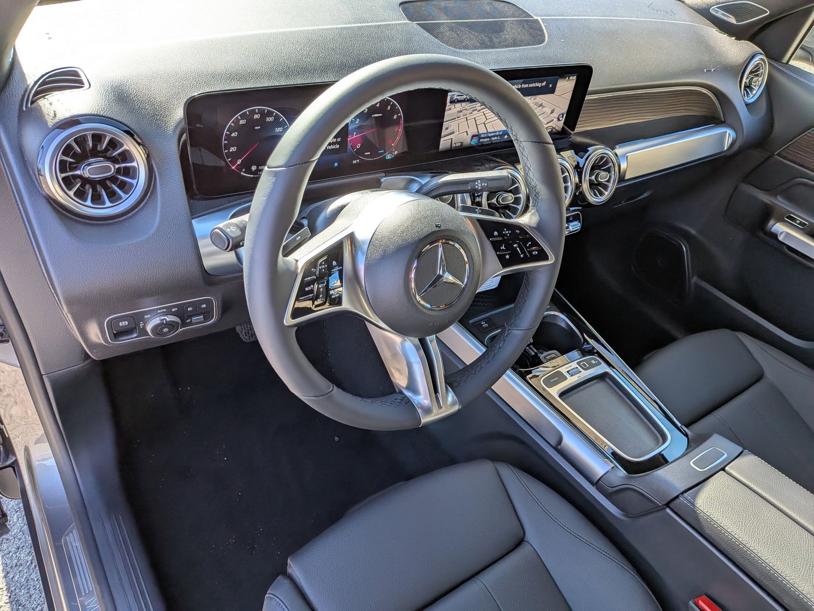 2026 Mercedes-Benz GLB 4MATIC photo 3