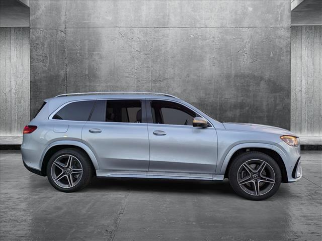 2024 Mercedes Benz GLS 450 4MATIC photo 4