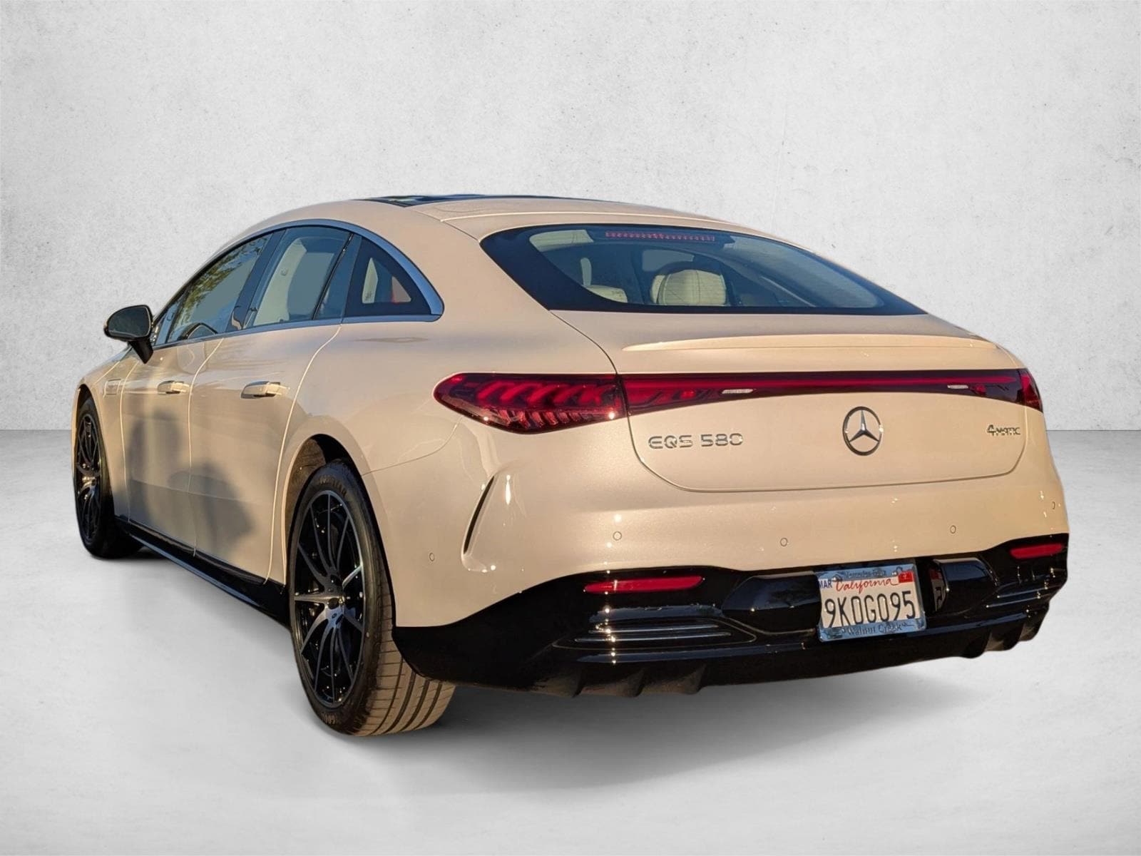 2023 Mercedes-Benz EQS 4MATIC photo 3