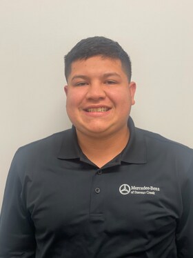 Staff member Luis Herrera from ID_7d11fec3ca69