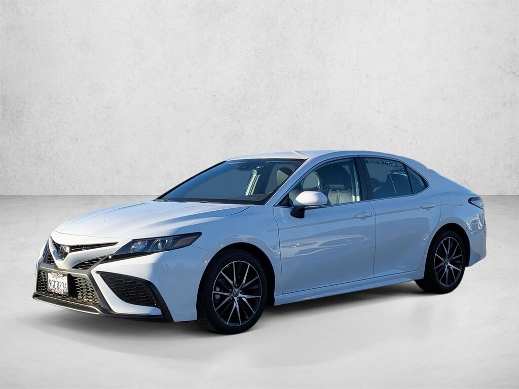 Used 2023 Toyota Camry SE Sedan