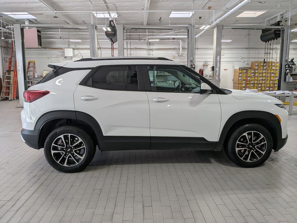 Used 2025 Chevrolet Trailblazer LT SUV