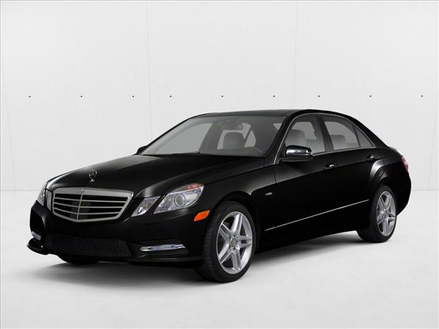 2010 Mercedes-Benz E-Class's photo