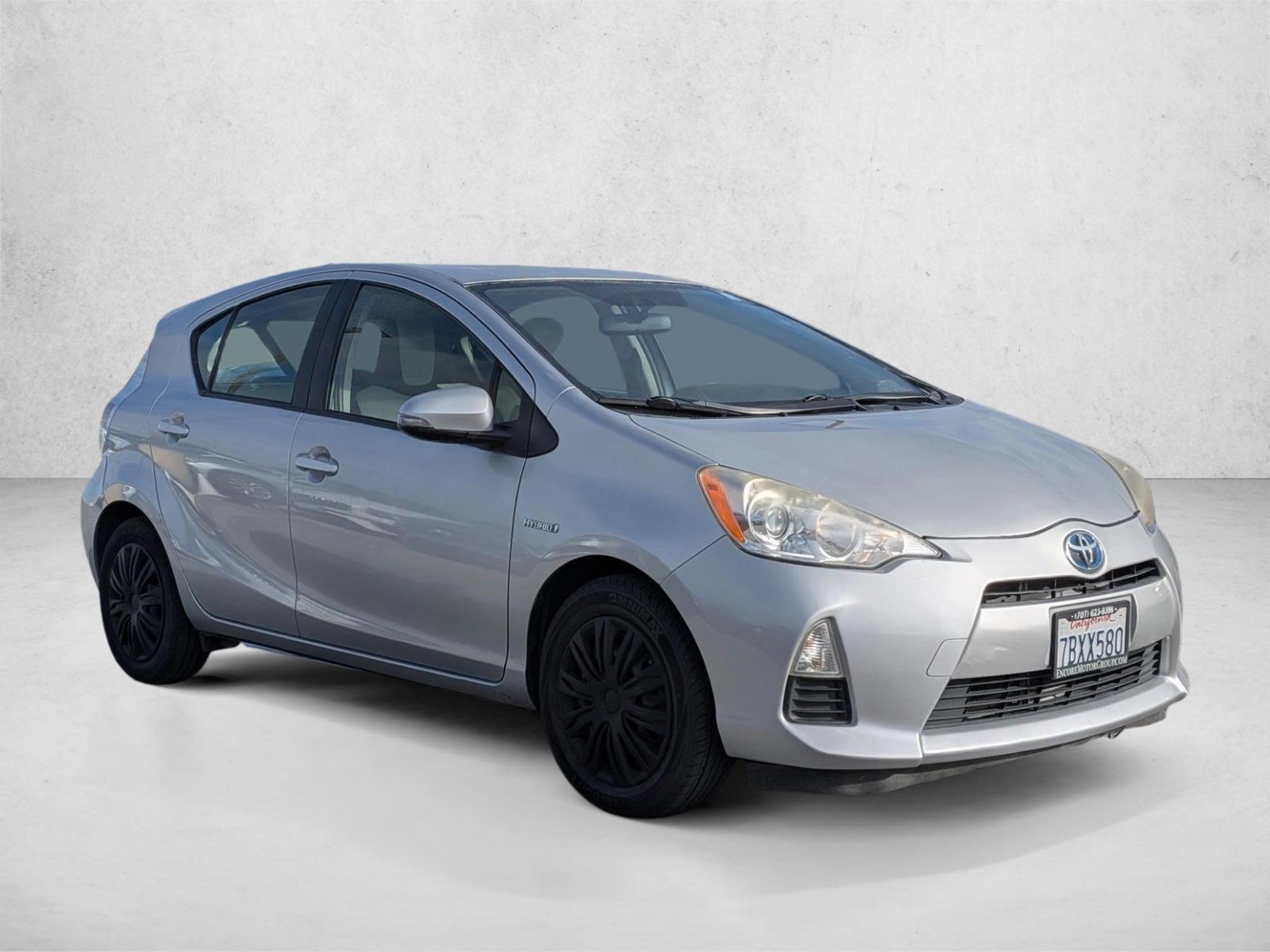2013 Toyota Prius C One photo 2