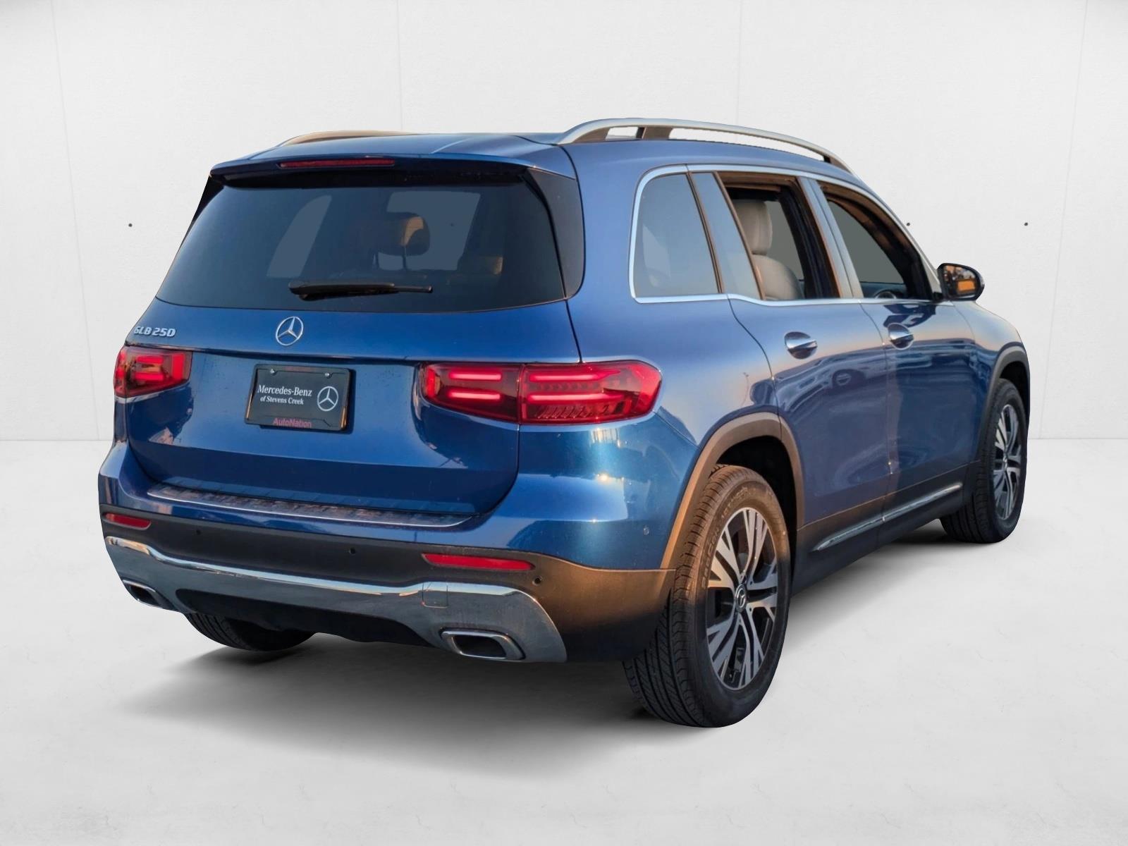 2024 Mercedes Benz GLB 250 photo 4