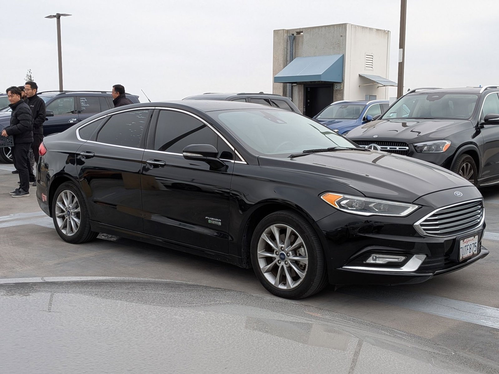 2017 Ford Fusion Energi Titanium photo 3