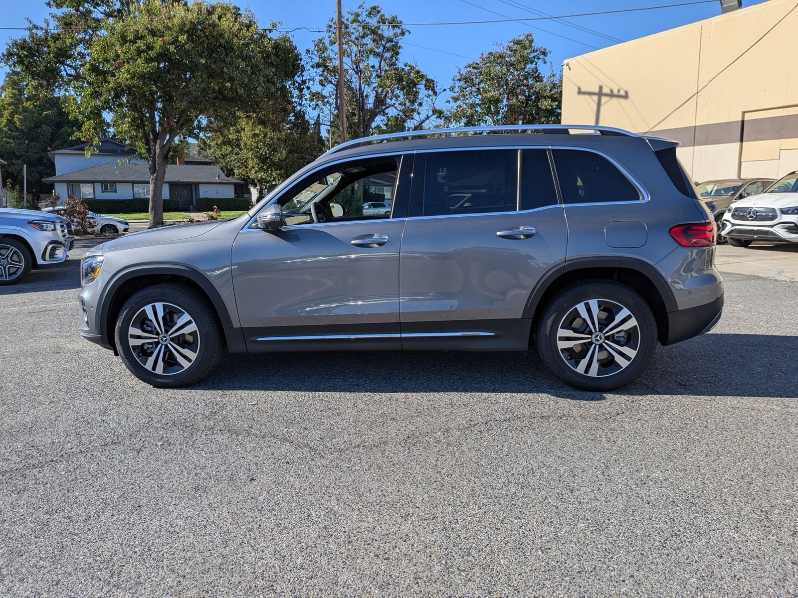 2026 Mercedes-Benz GLB 4MATIC photo 5