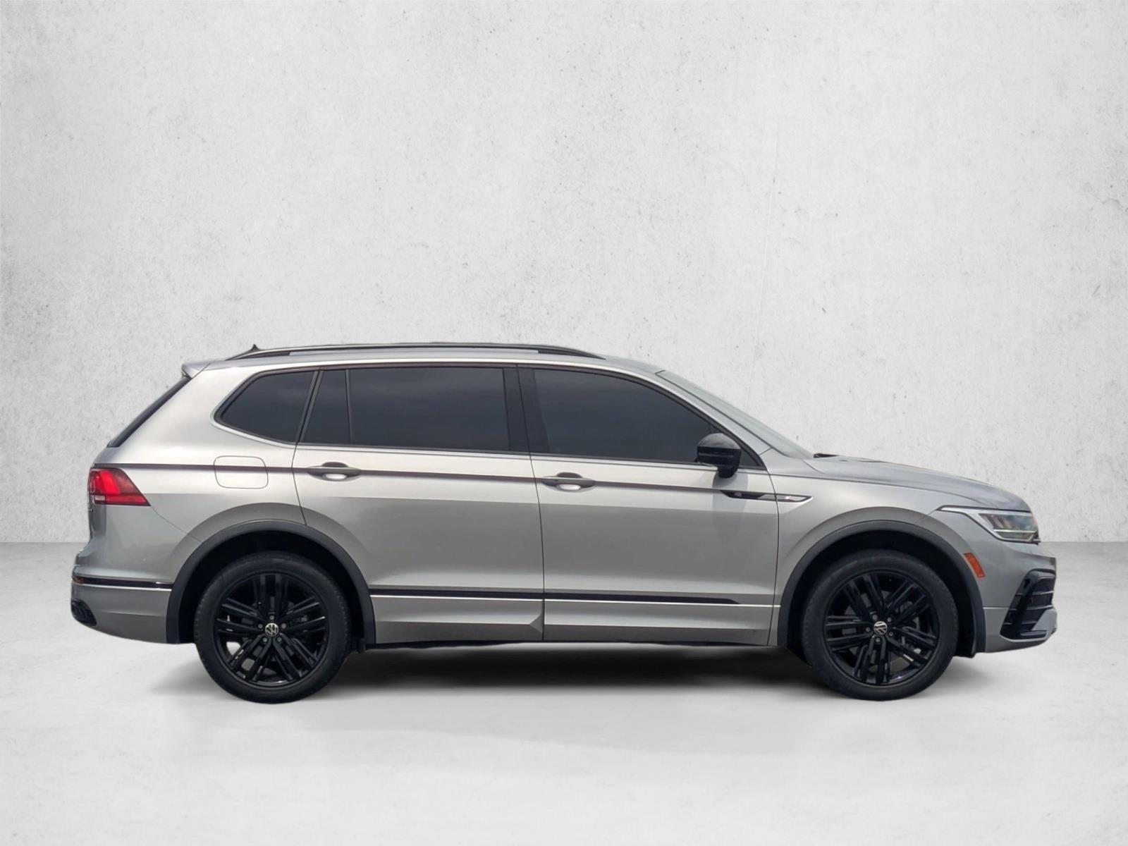 2022 Volkswagen Tiguan SE R-Line Black photo 4