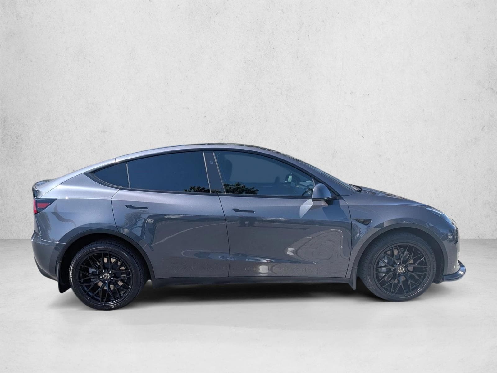 2023 Tesla Model Y Long Range photo 4